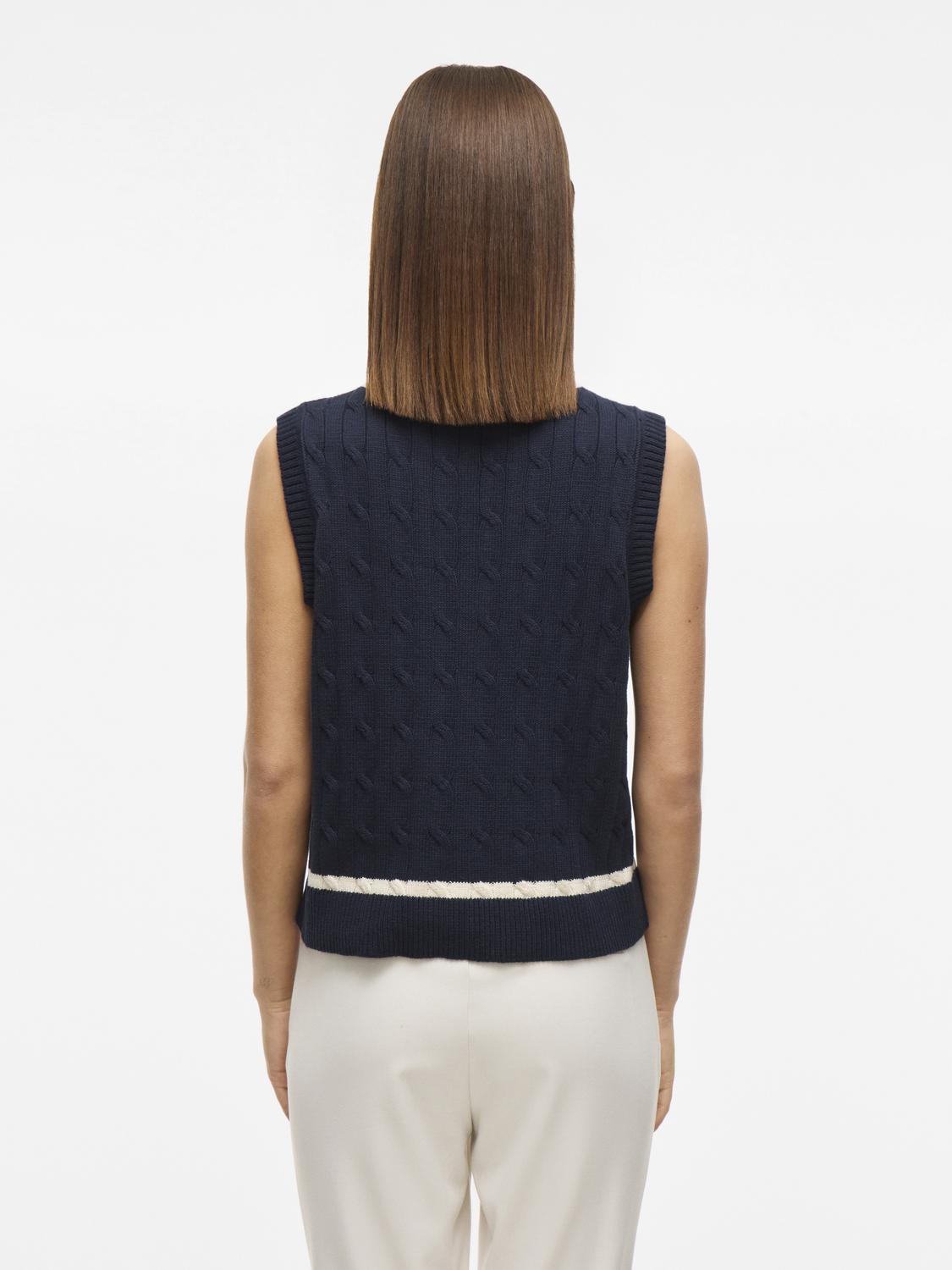 model_shot-back