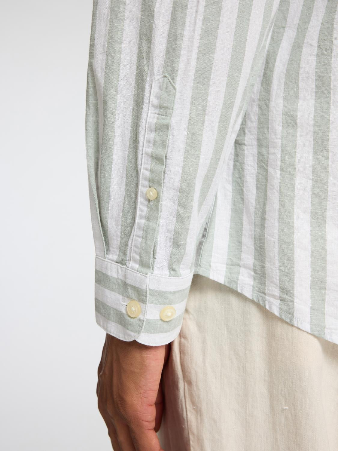 model_shot-detail