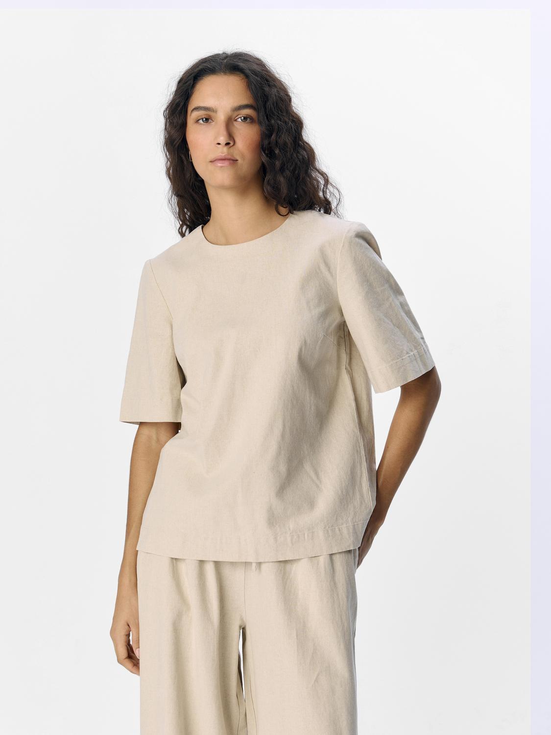 model_shot-front