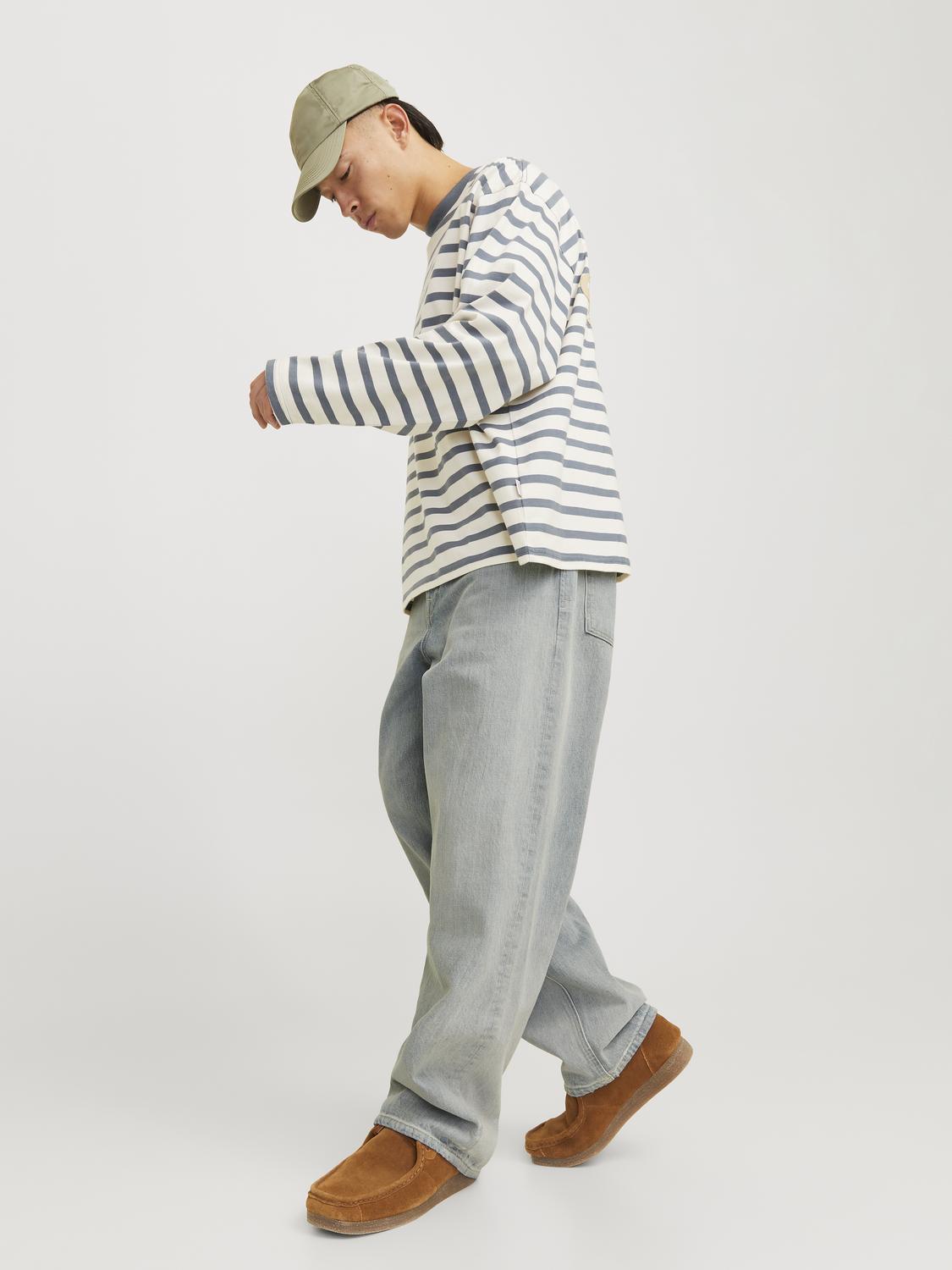 model_shot-creative