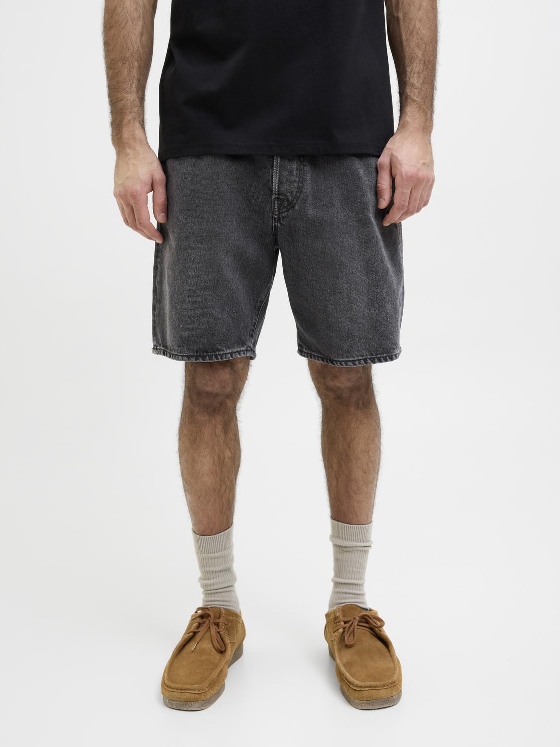 model_shot-front