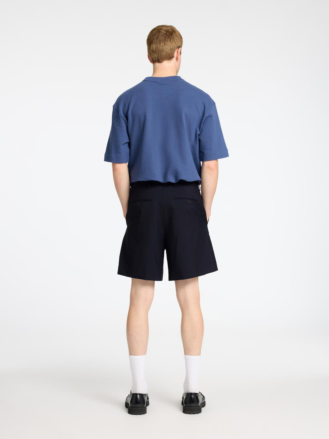 model_shot-back