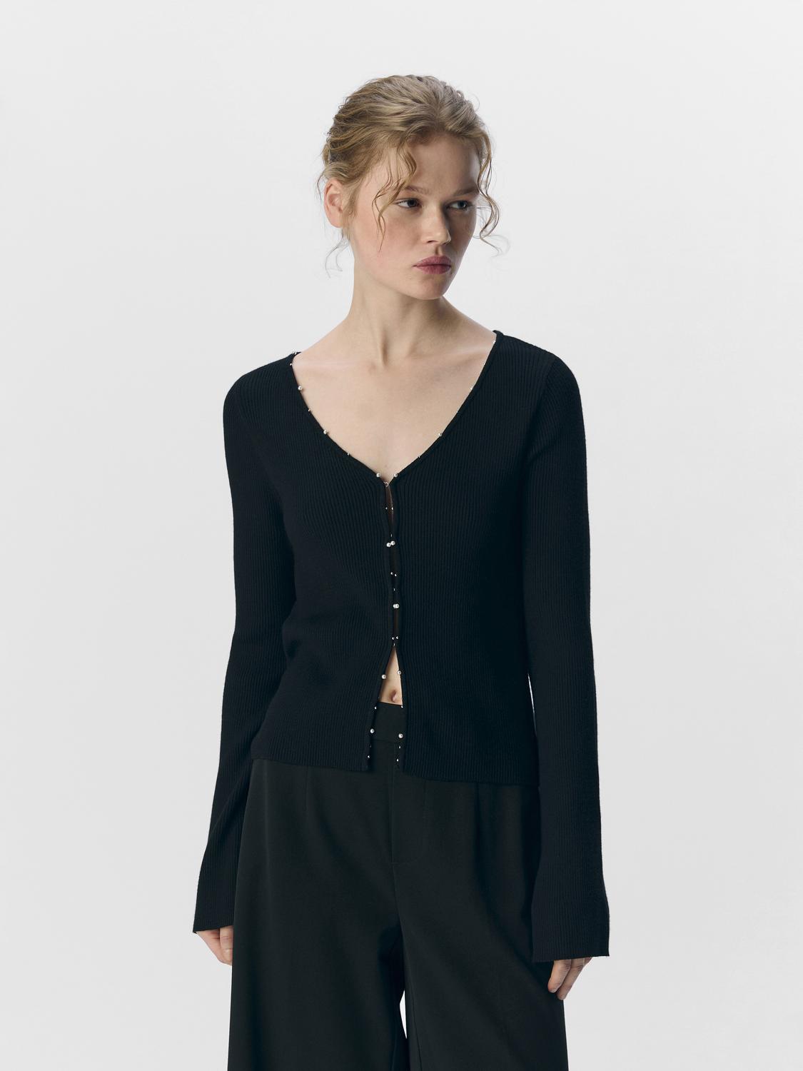 model_shot-front