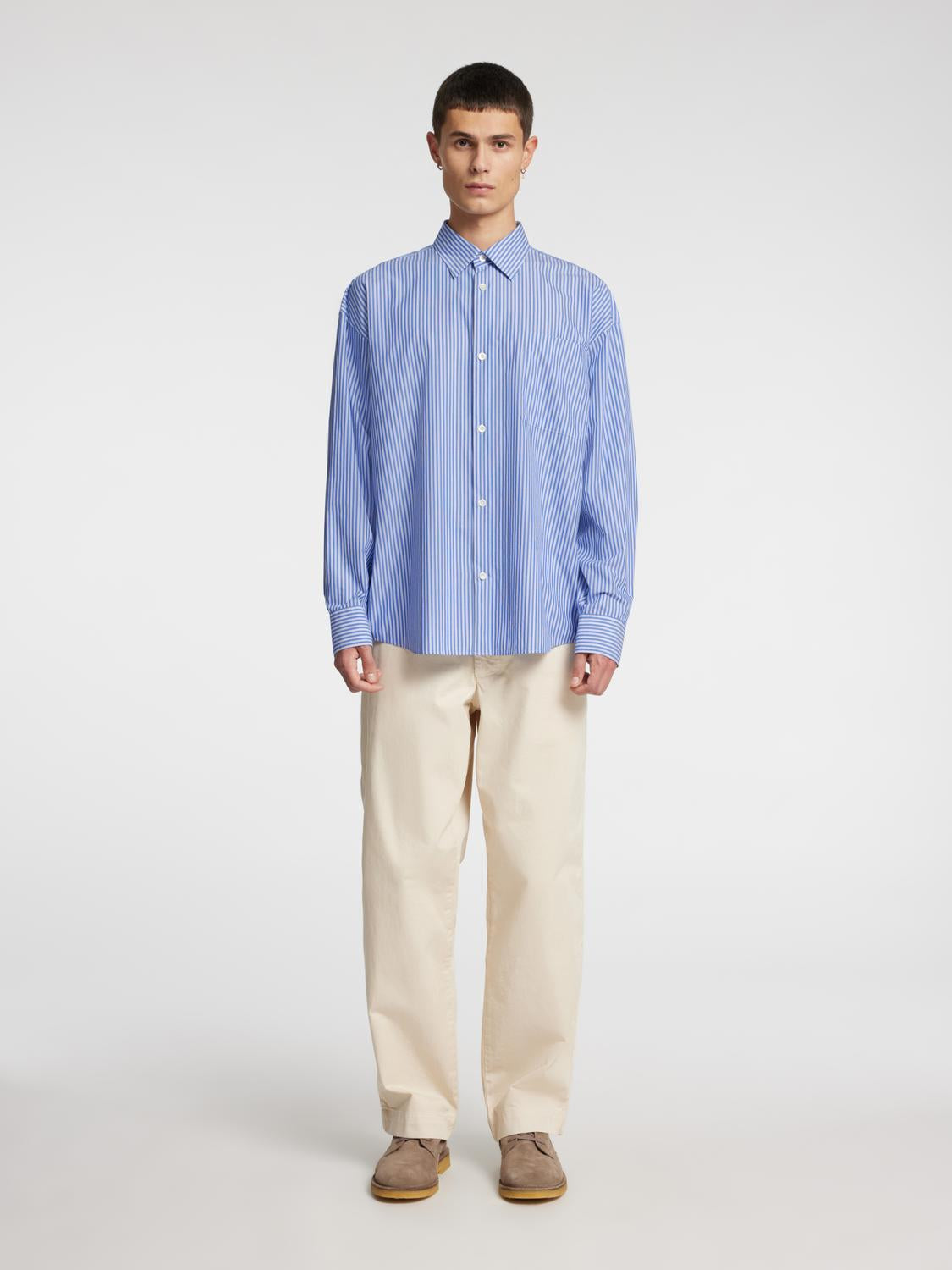 model_shot-front_full