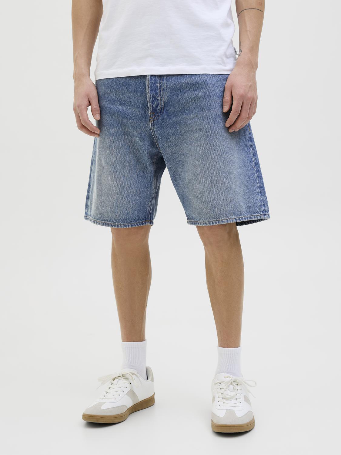 model_shot-front