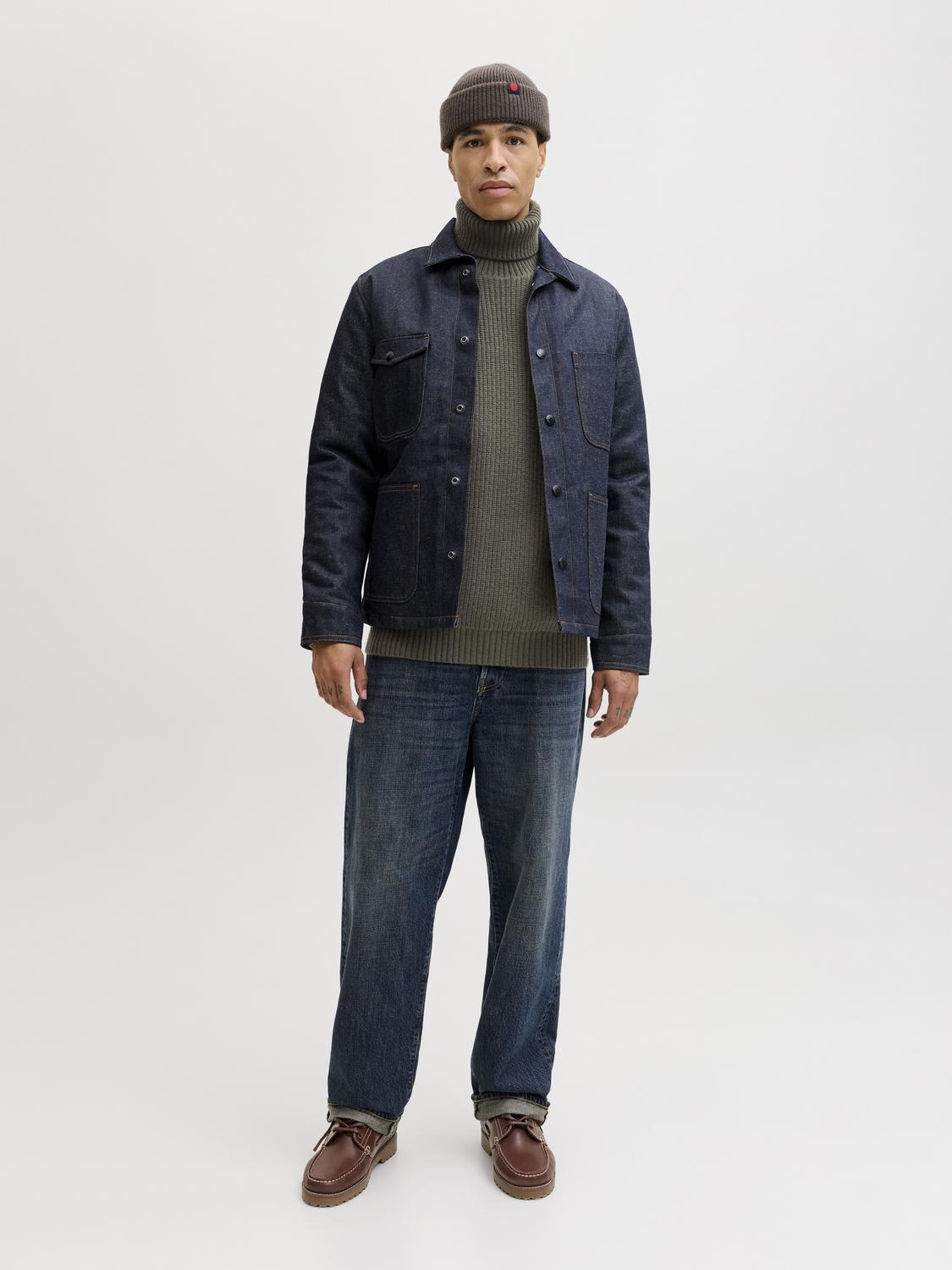 model_shot-front_full