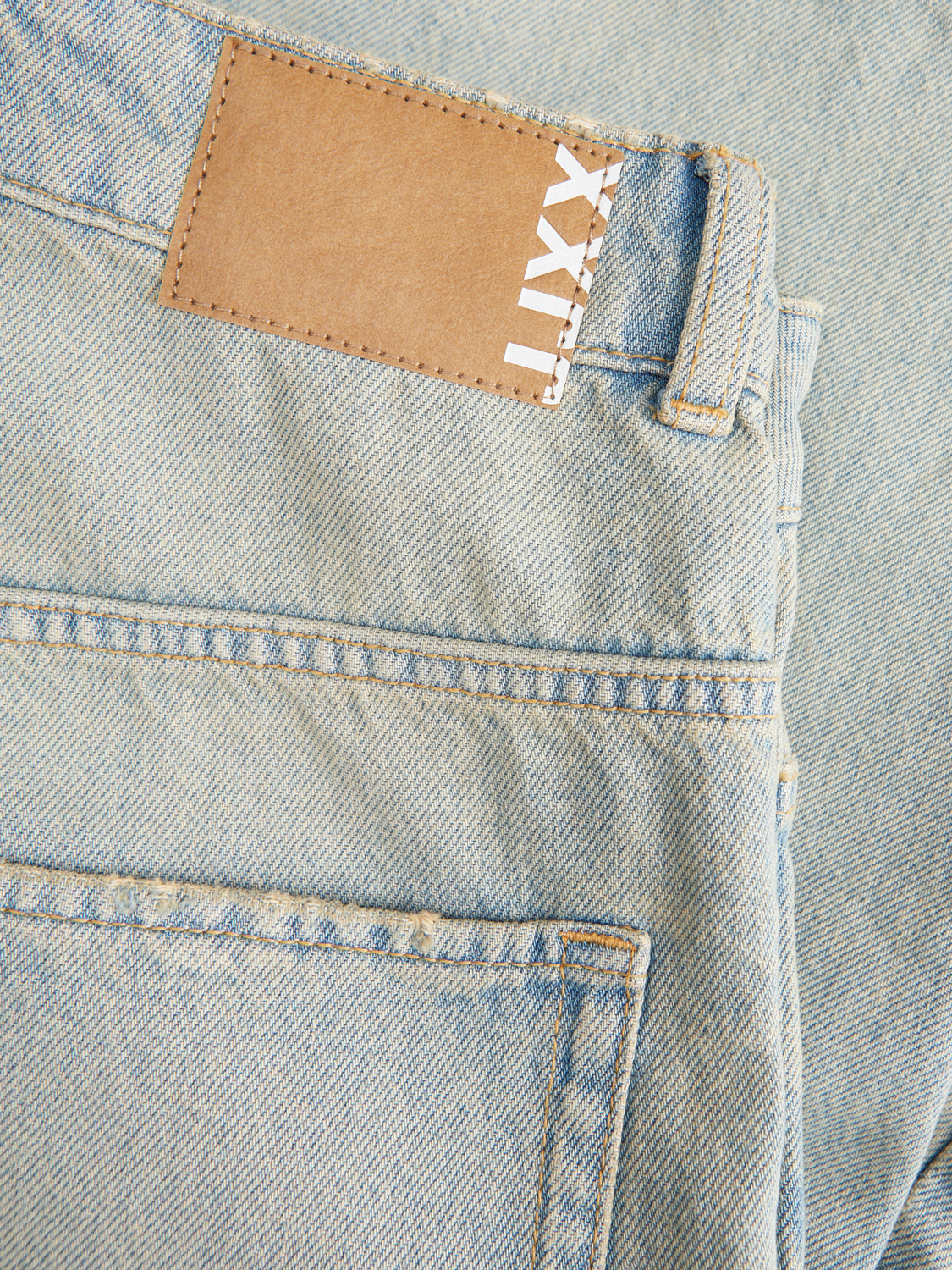 model_shot-detail