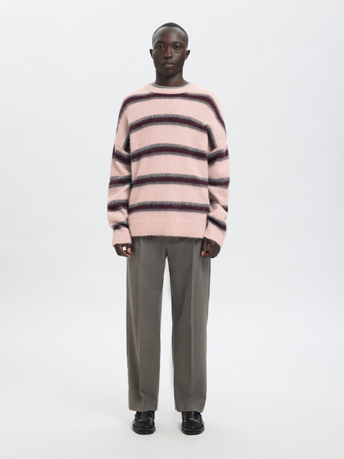 model_shot-front_full