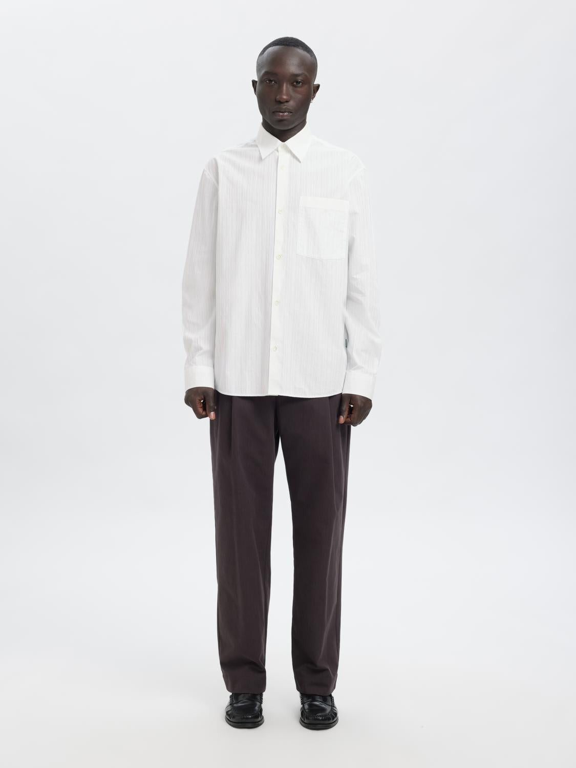 model_shot-front_full