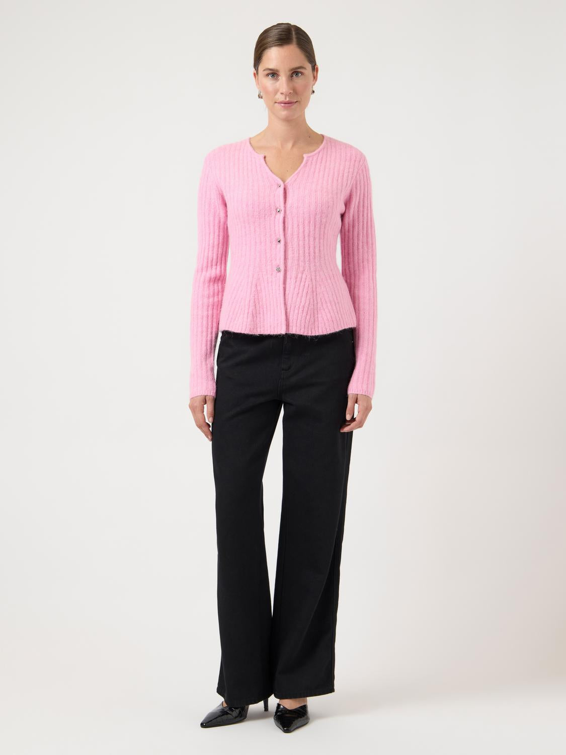 model_shot-front_full