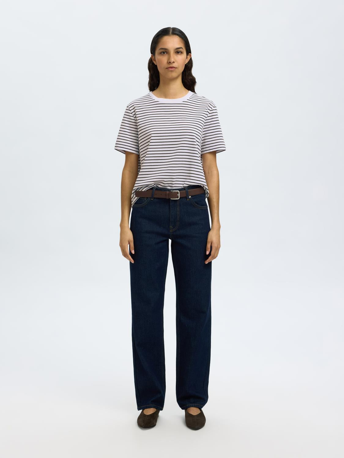 model_shot-front_full