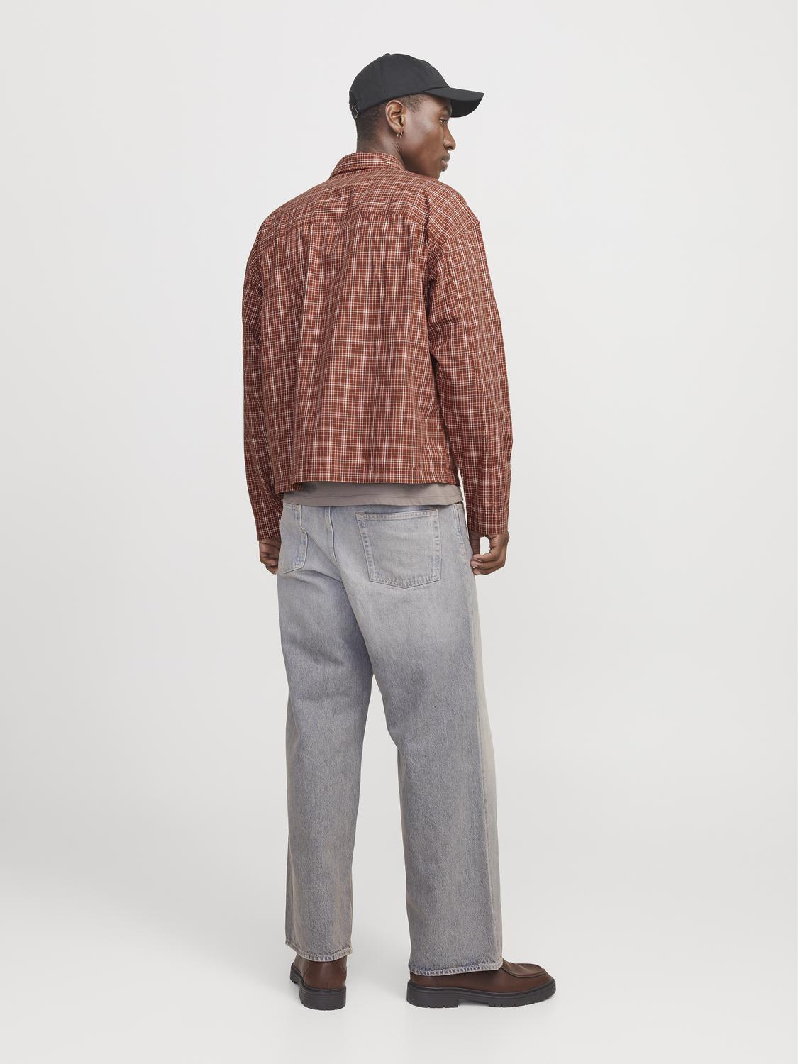 model_shot-back