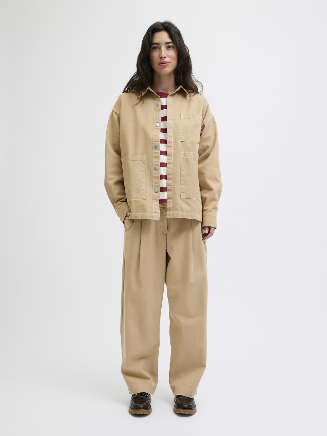 model_shot-front_full