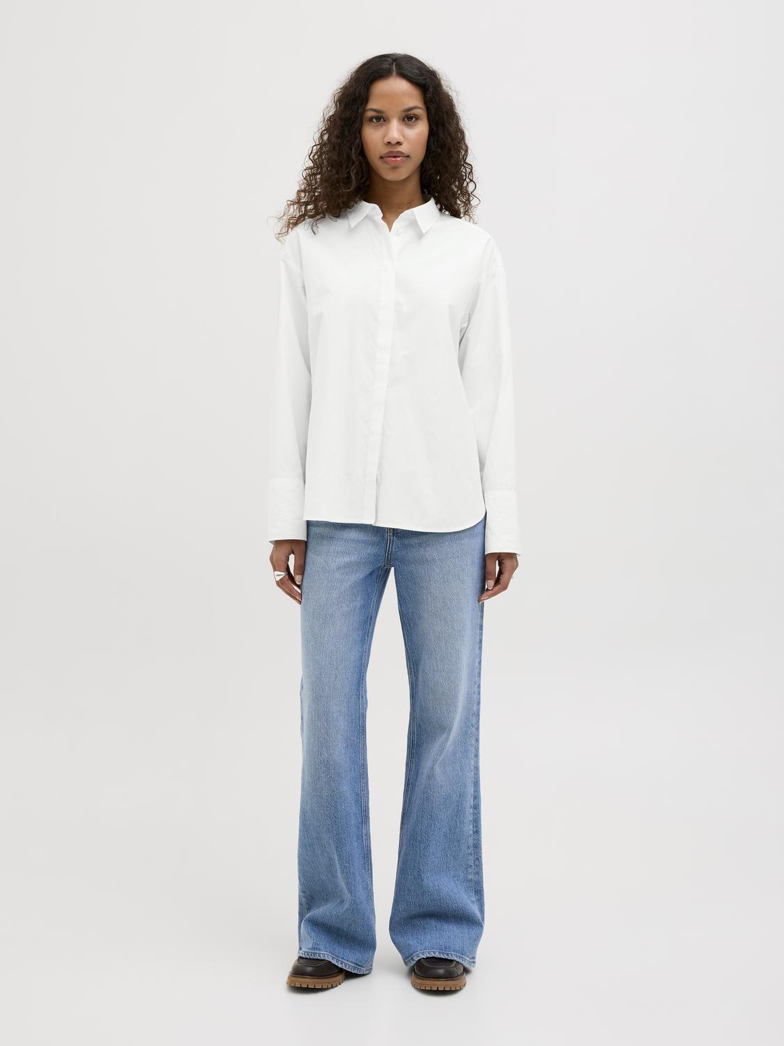 model_shot-front_full