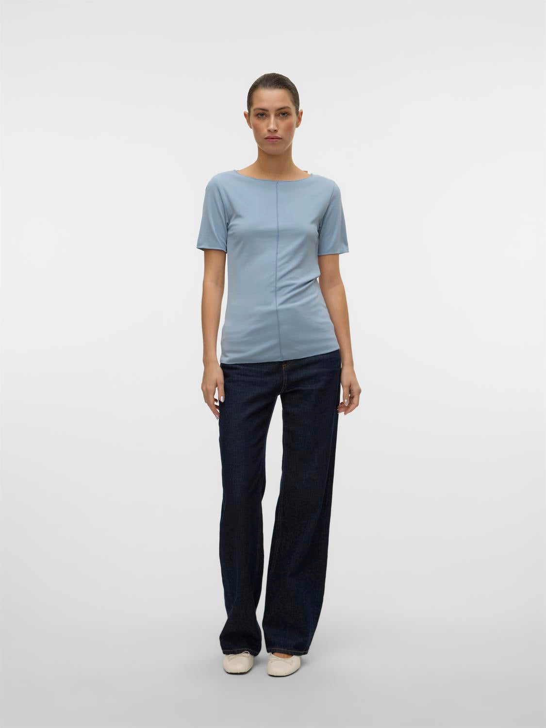 model_shot-front_full