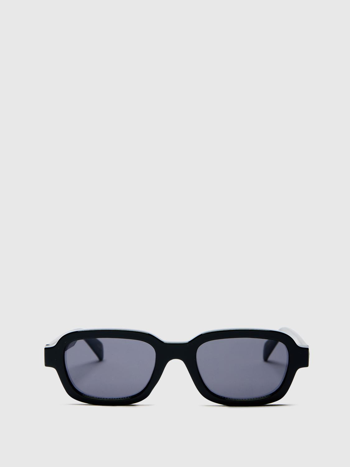 pack_shot-front_angled