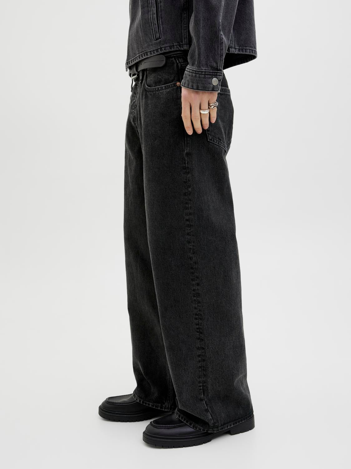 model_shot-detail