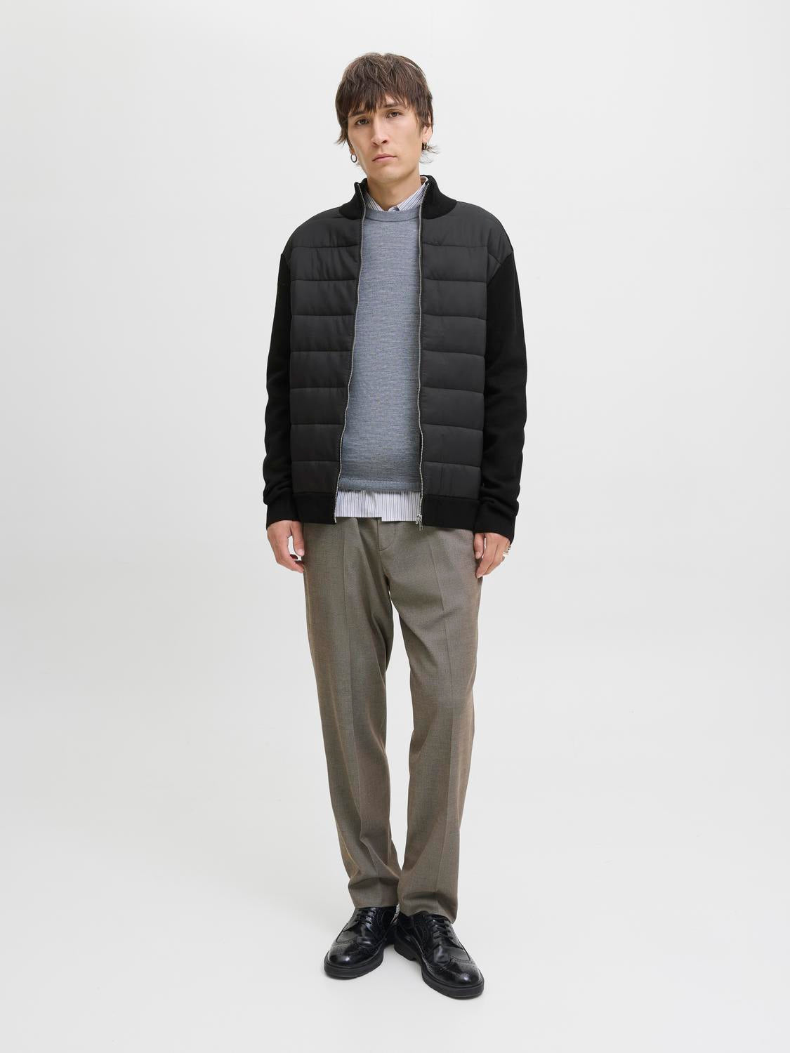 model_shot-front_full