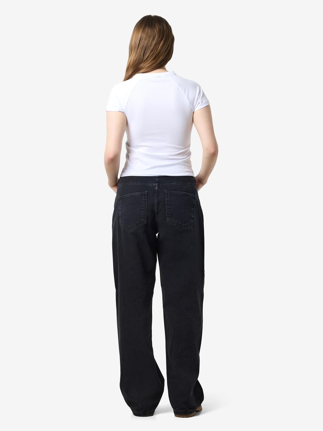 model_shot-front_full