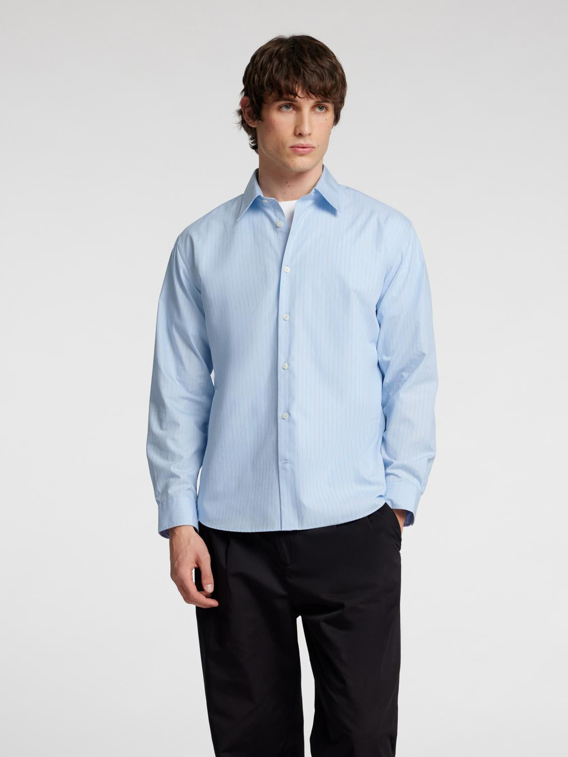 model_shot-front