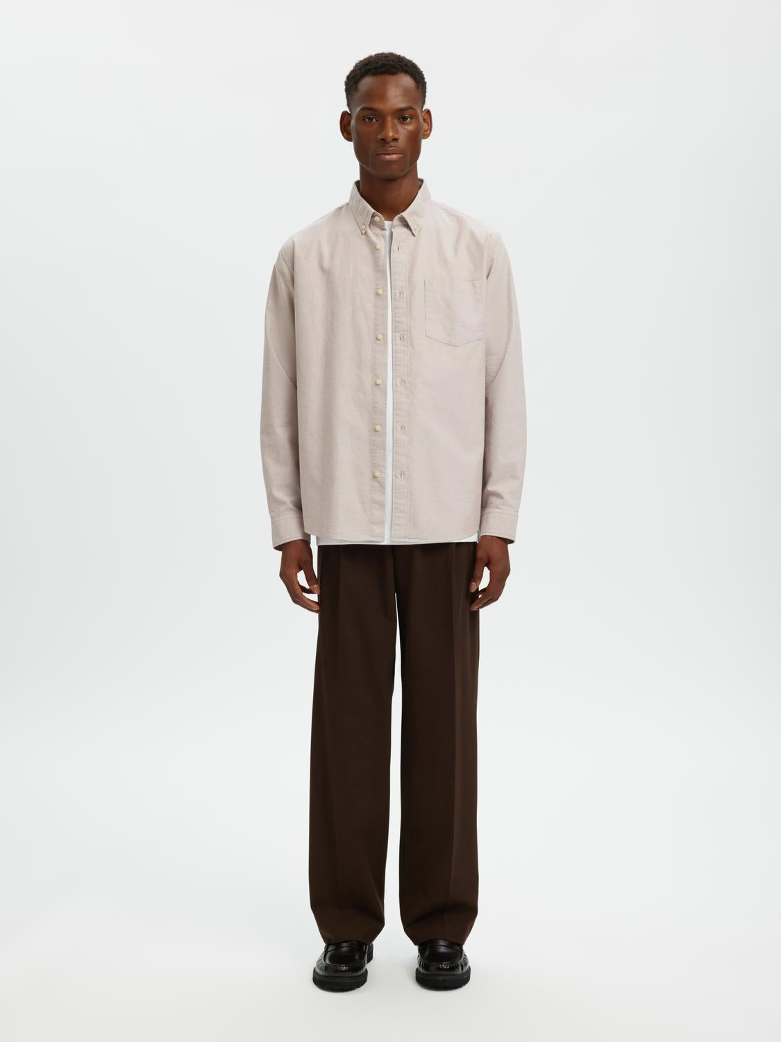 model_shot-front_full