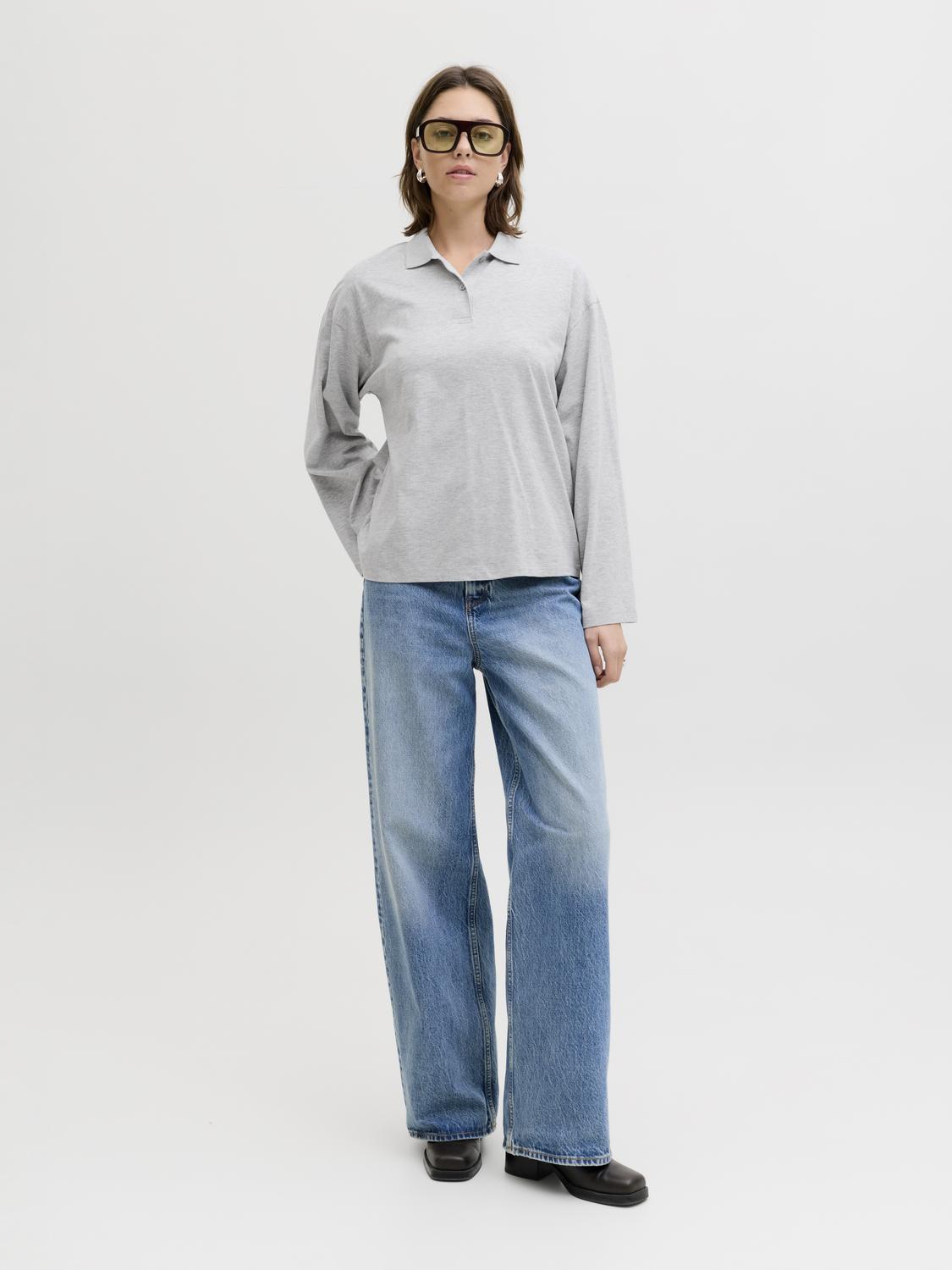 model_shot-front_full