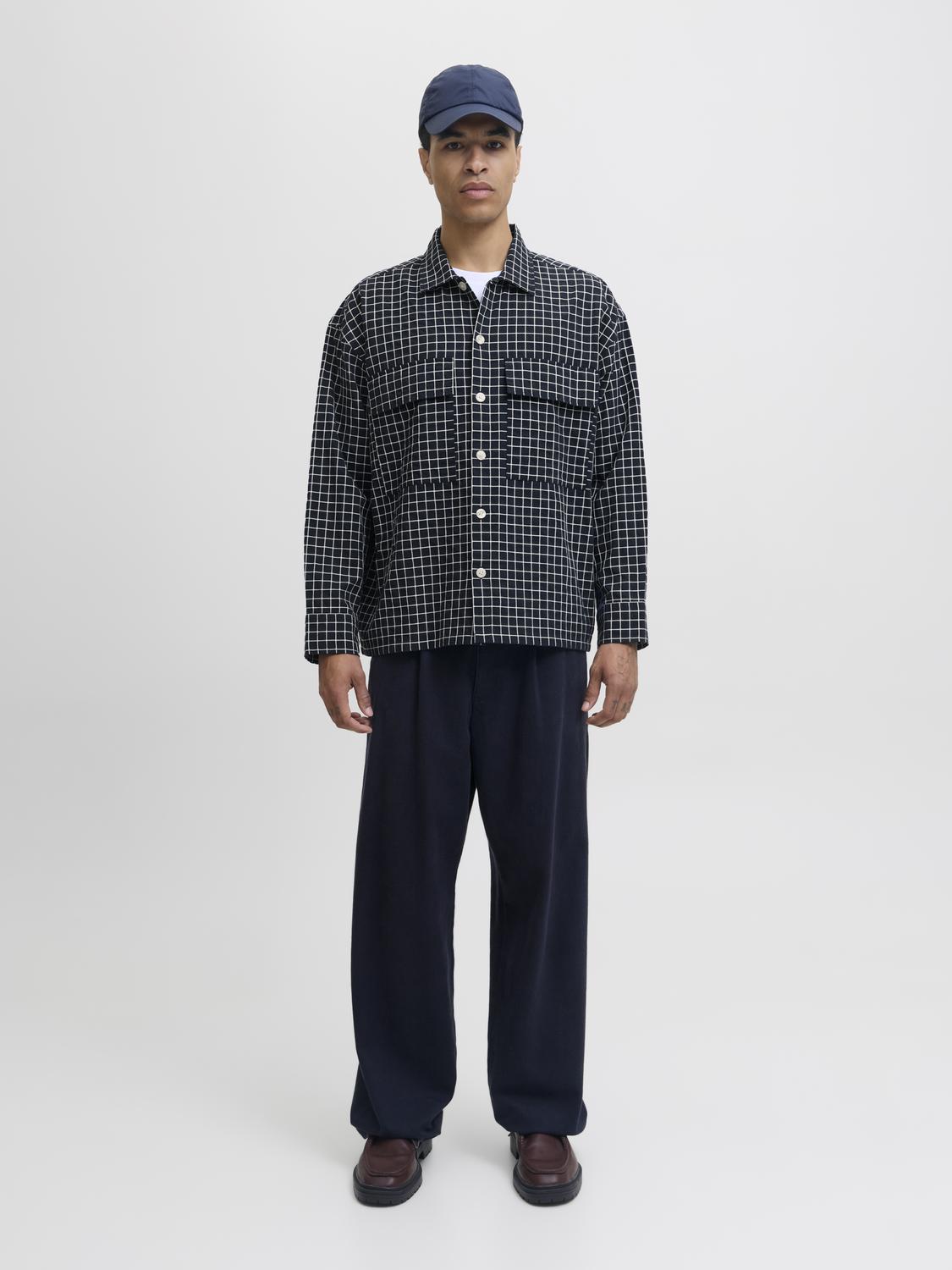 model_shot-front_full