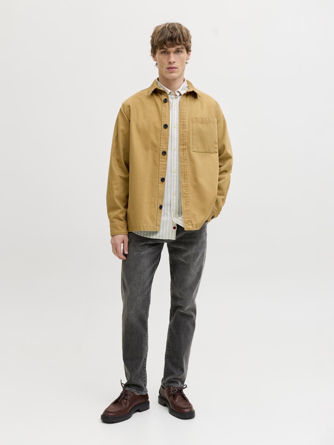 model_shot-front_full