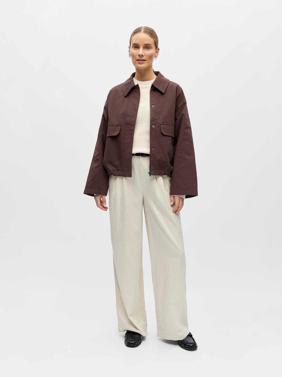 model_shot-front_full