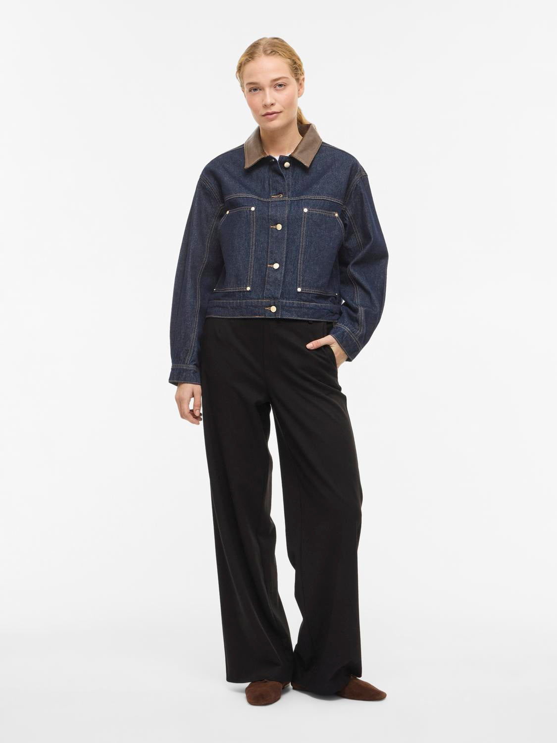 model_shot-front_full