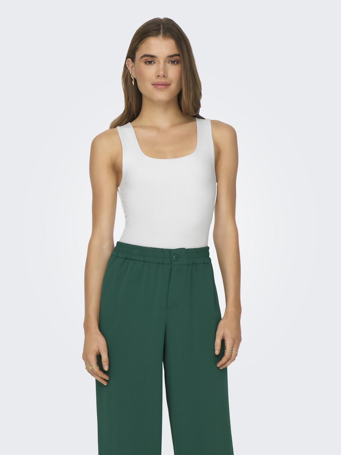 model_shot-front