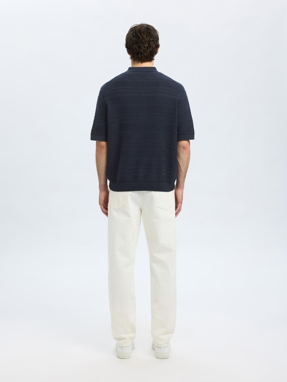 model_shot-back