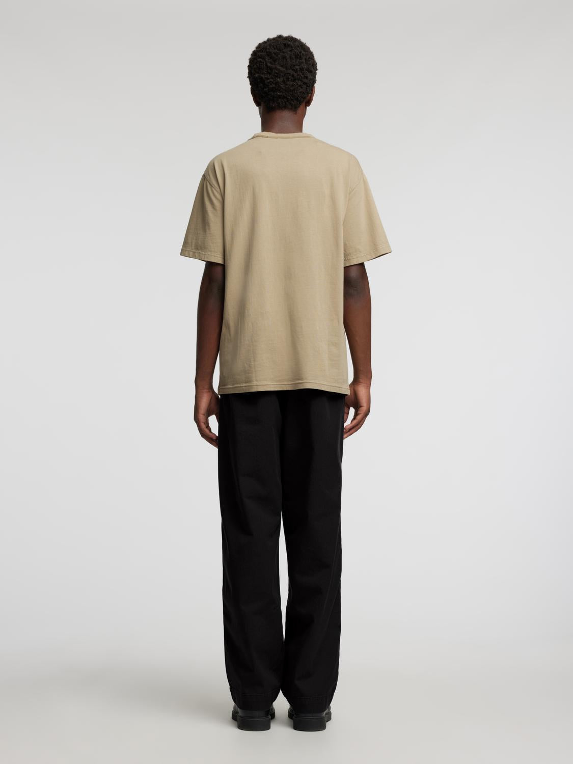 model_shot-back