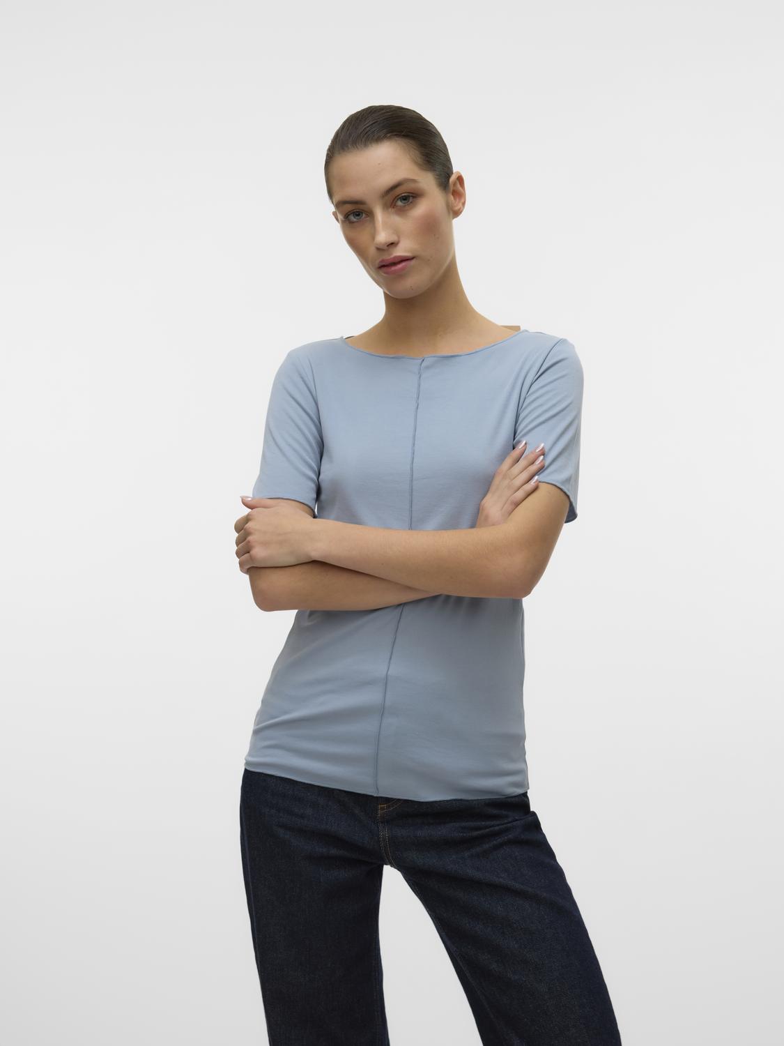model_shot-front