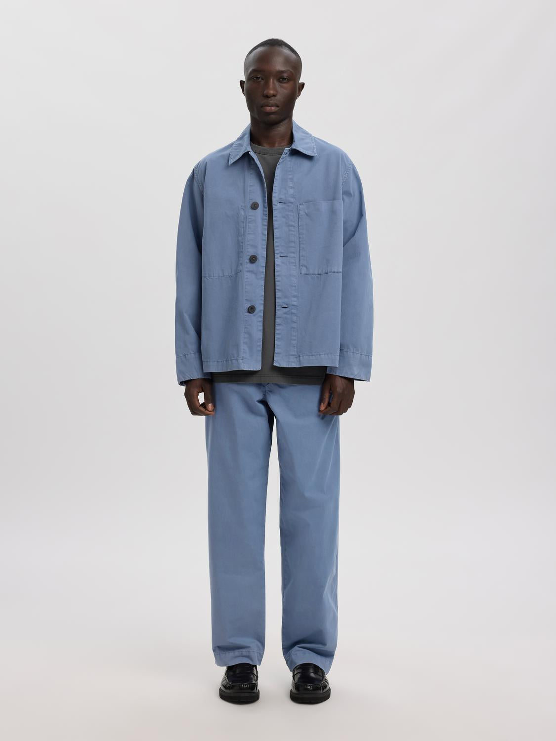 model_shot-front_full