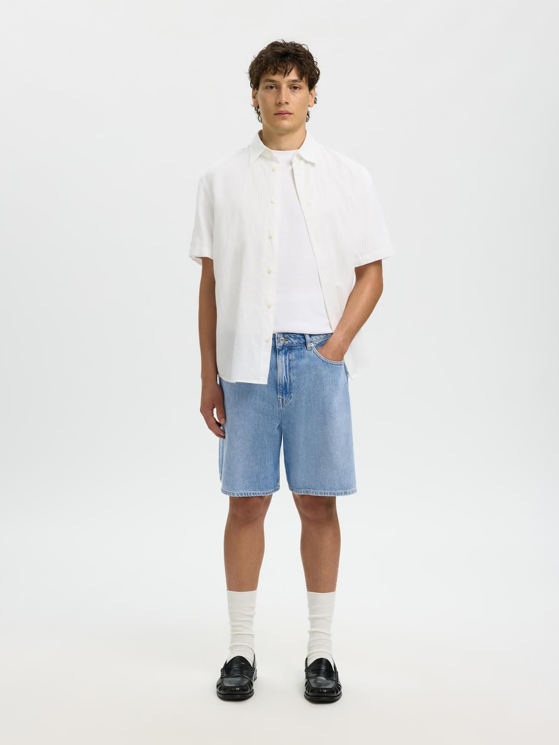 model_shot-front_full