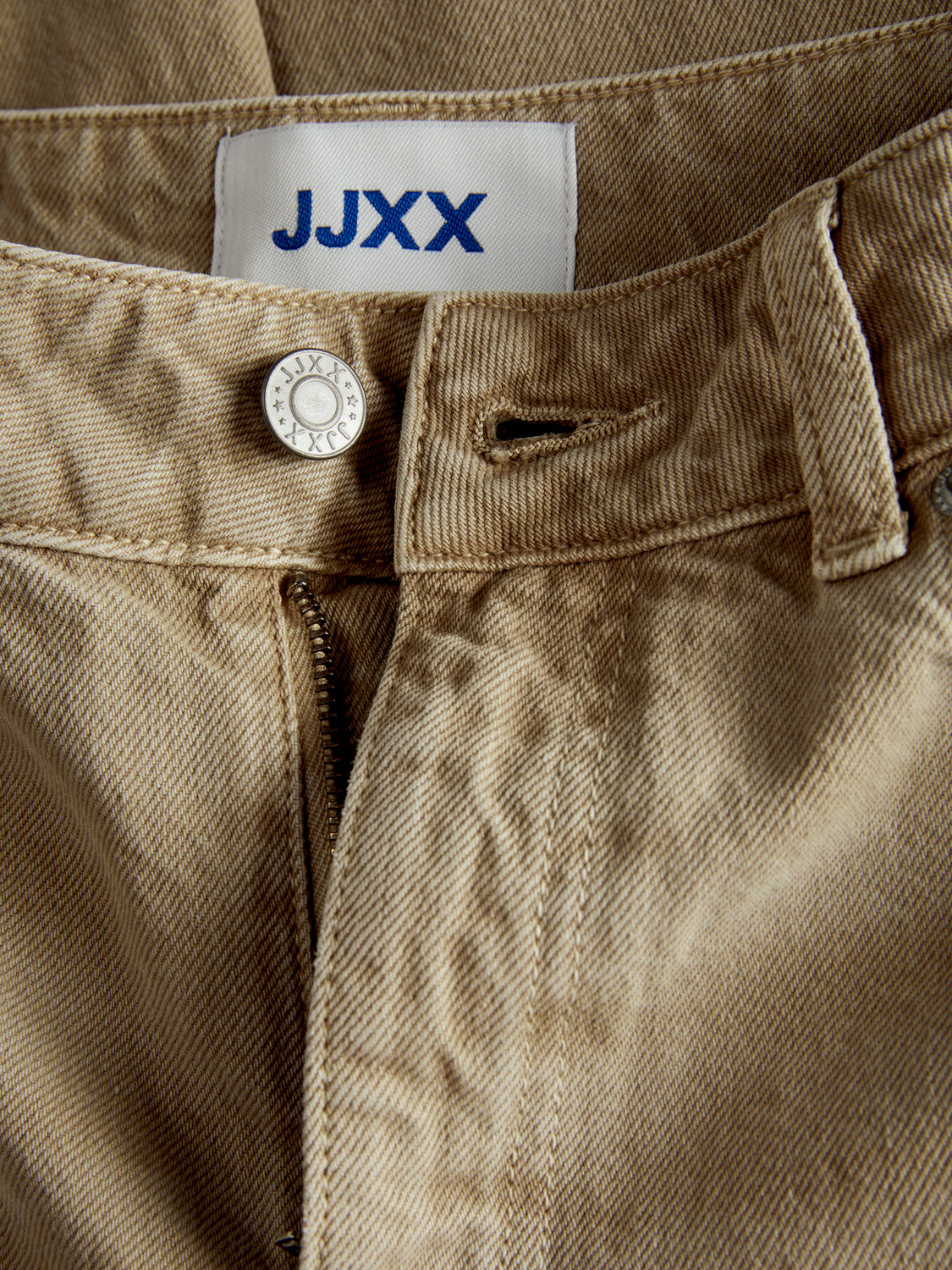 model_shot-detail