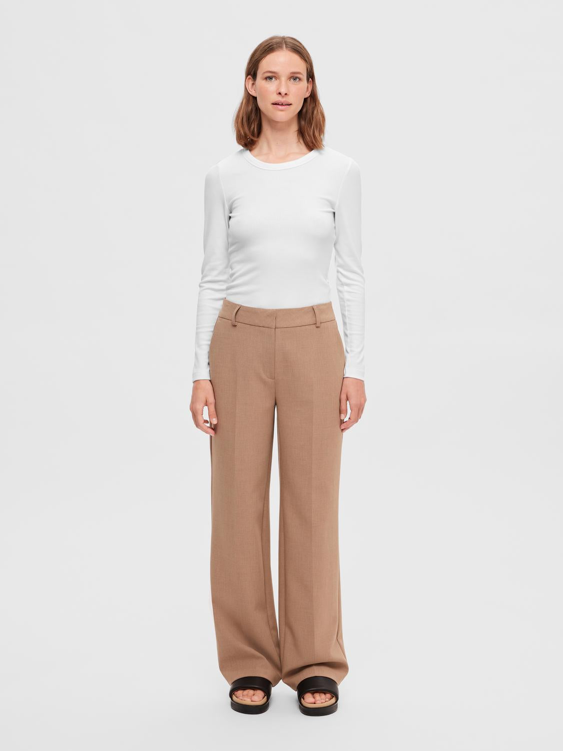 model_shot-front_full