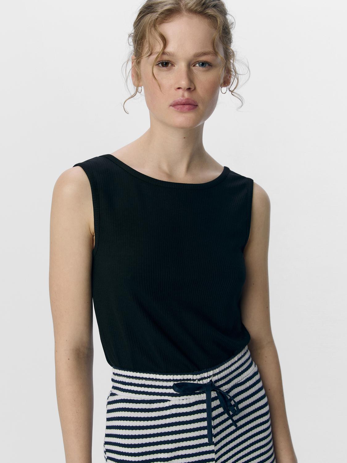 model_shot-detail
