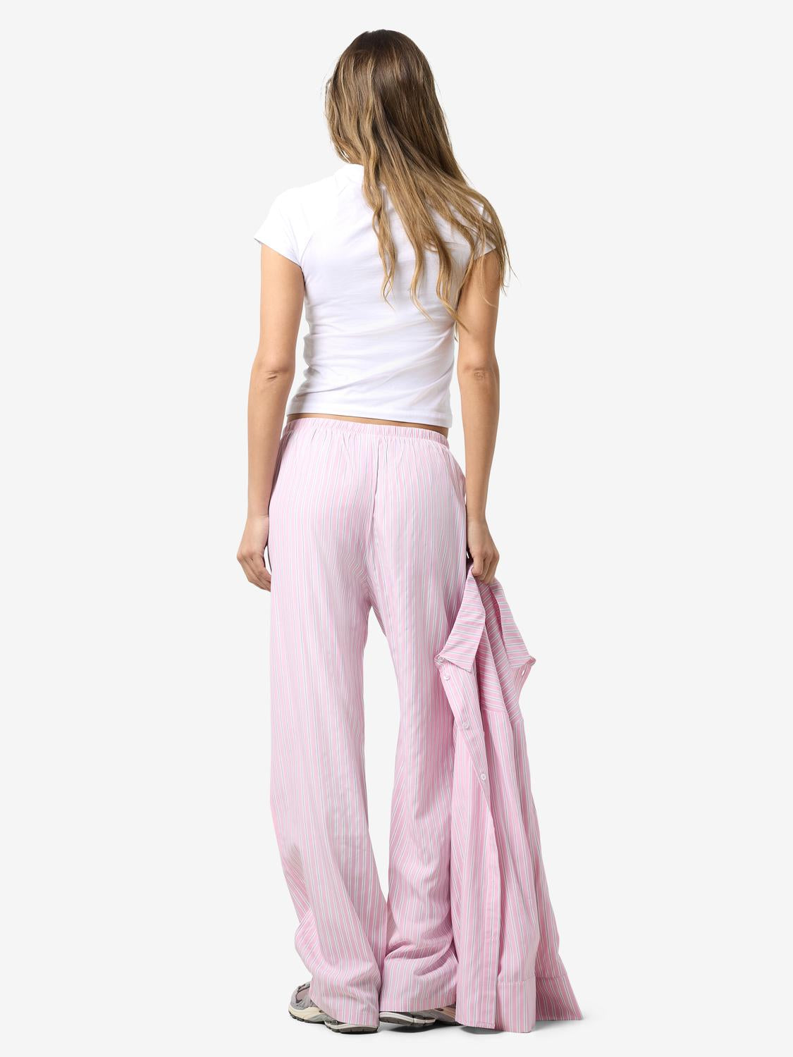 model_shot-front_full