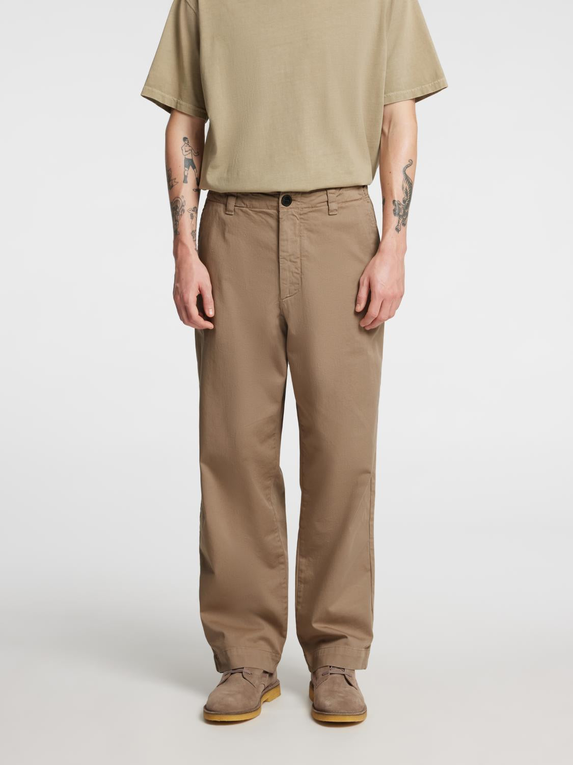 model_shot-front
