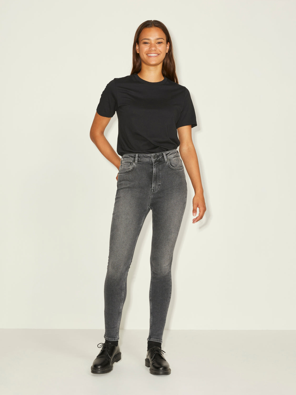 JXANNA T-Shirt - Black